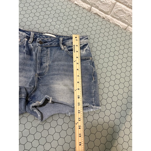 ALMOST FAMOUS WOMENS JEAN‎ SHORTS SIZE 3 MEDIUM WASH DENIM BUTTON FLY CUT OFF - Picture 11 of 12